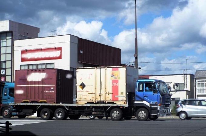 トレーラー　コンテナ　建物