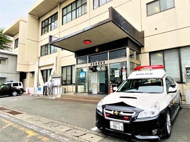 警察署 パトカー