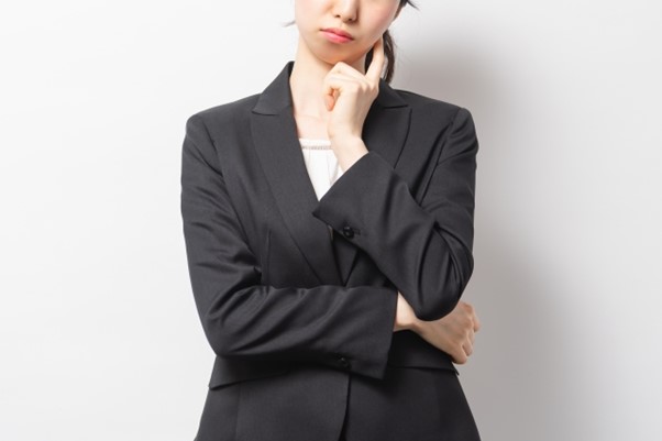 女性 考える